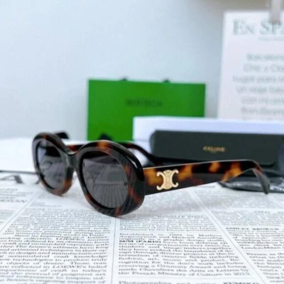 Celine Women CL40194U Triomphe Oval Sunglasses Brown Frame / Gray Lens - Picture 1 of 6